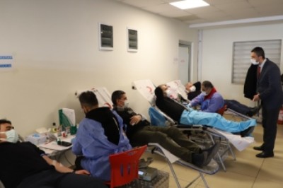 DİSKİ personelinden KIZILAY’a kan bağışı