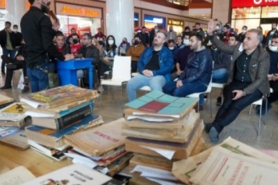 Kitap Mezadı devam ediyor