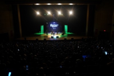 Ömer Karaoğlu Diyarbakırlılar için sevilen ezgilerini seslendirdi