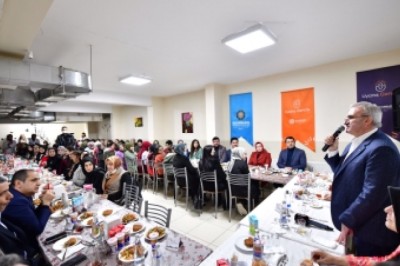 Vali Karaloğlu: “Kırsalda oturan ailelerin kızları için pozitif ayrımcılık yaptık”