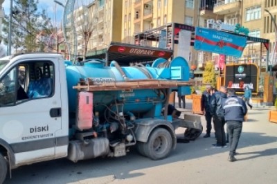 DİSKİ Sanat Sokağı yağmur suyu ızgaralarında detaylı temizlik çalışması yaptı