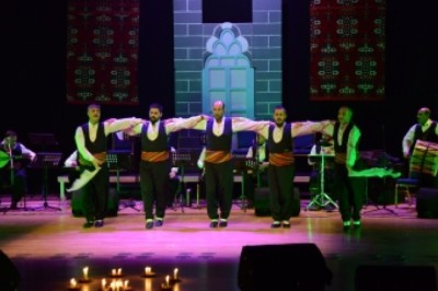 Diyarbakırlılar Eyvan Grubu ve Elazığ Çayda Çıra Topluluğu kardeşlik konserinde eğlendi