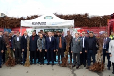 Vali Karaloğlu: “Üreticimizin, çiftçimizin yanında olmaya devam edeceğiz”