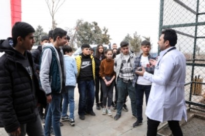 Öğrencilerden Hayvan Bakımevi’ne ziyaret