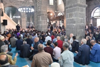 Dünyaca ünlü hafızlardan Diyarbakırlılara Kur’an-ı Kerim ziyafeti