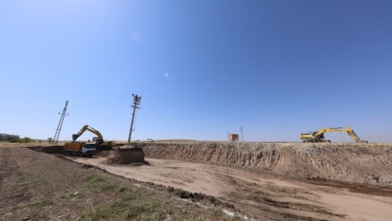 Yeni yerleşim alanlarına yollar inşa ediliyor