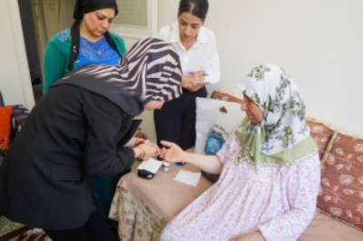 Hasta ve yaşlı öz bakımına destek olacaklar