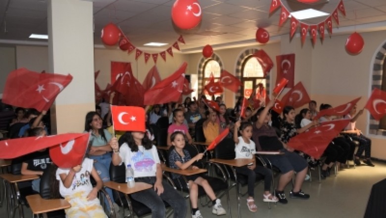 Uyanış Gençlik Zafer Bayramı’nı coşkuyla kutladı