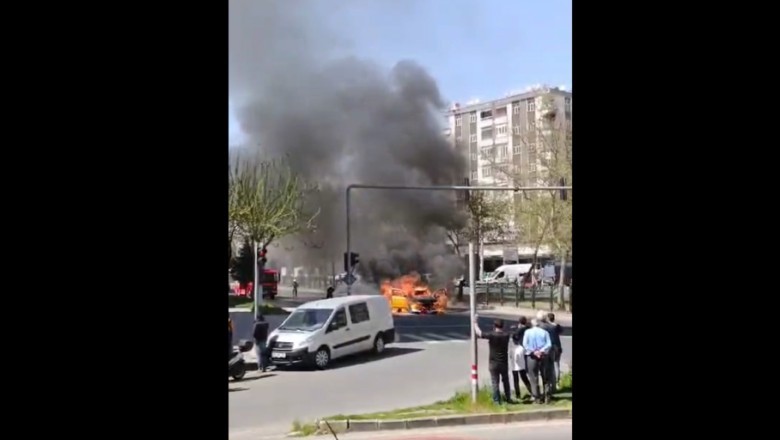 Diyarbakır’da Seyir Halindeki Araçta Ani Yangın: Can Kaybı Yok